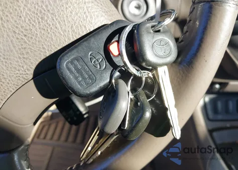 2006 Toyota Sequoia Limited V8 from USA, damaged, VIN 5TDBT48AX6S260142